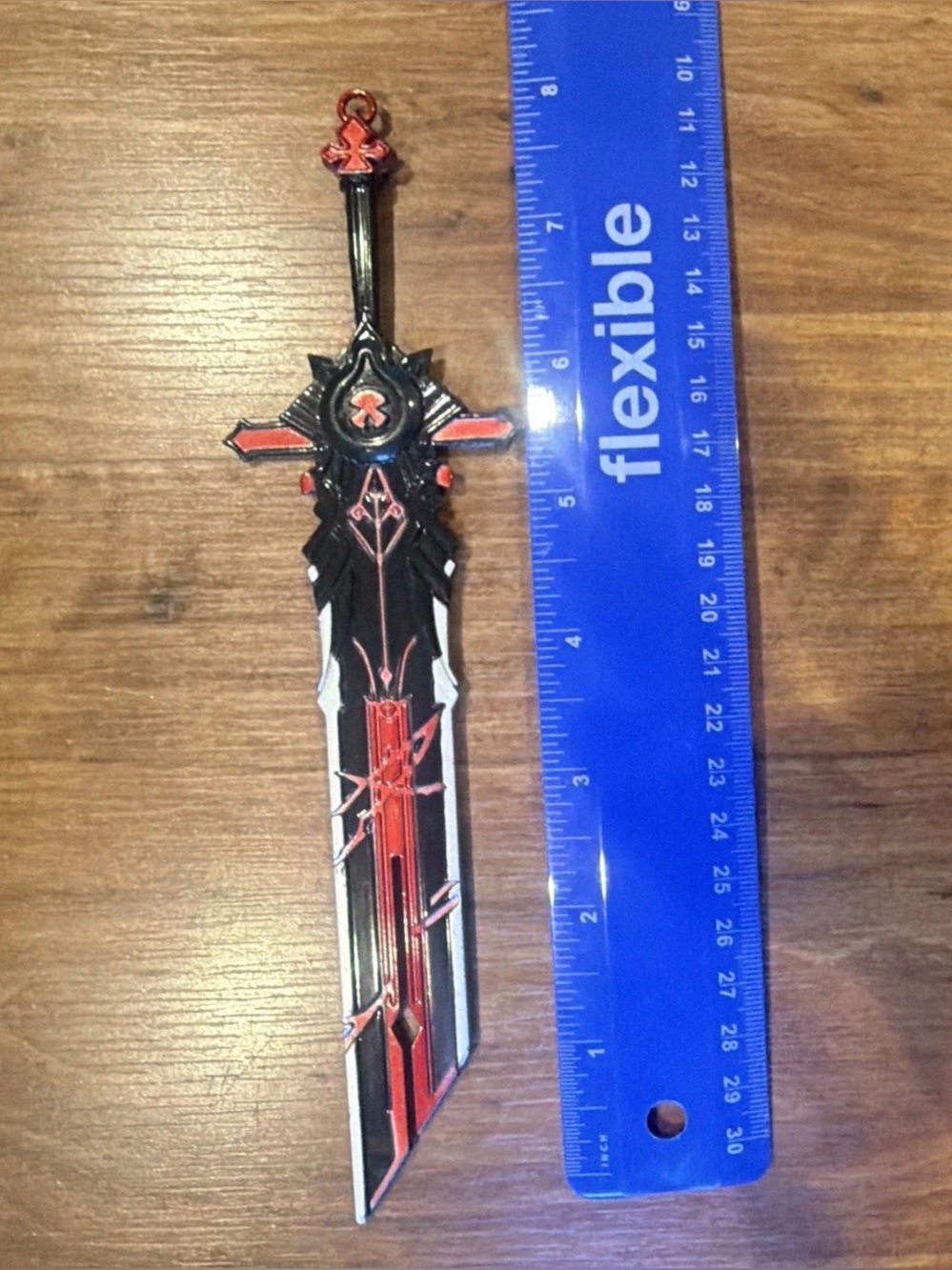 Wolf's Gravestone claymore from Genshin Impact miniature weapon replica